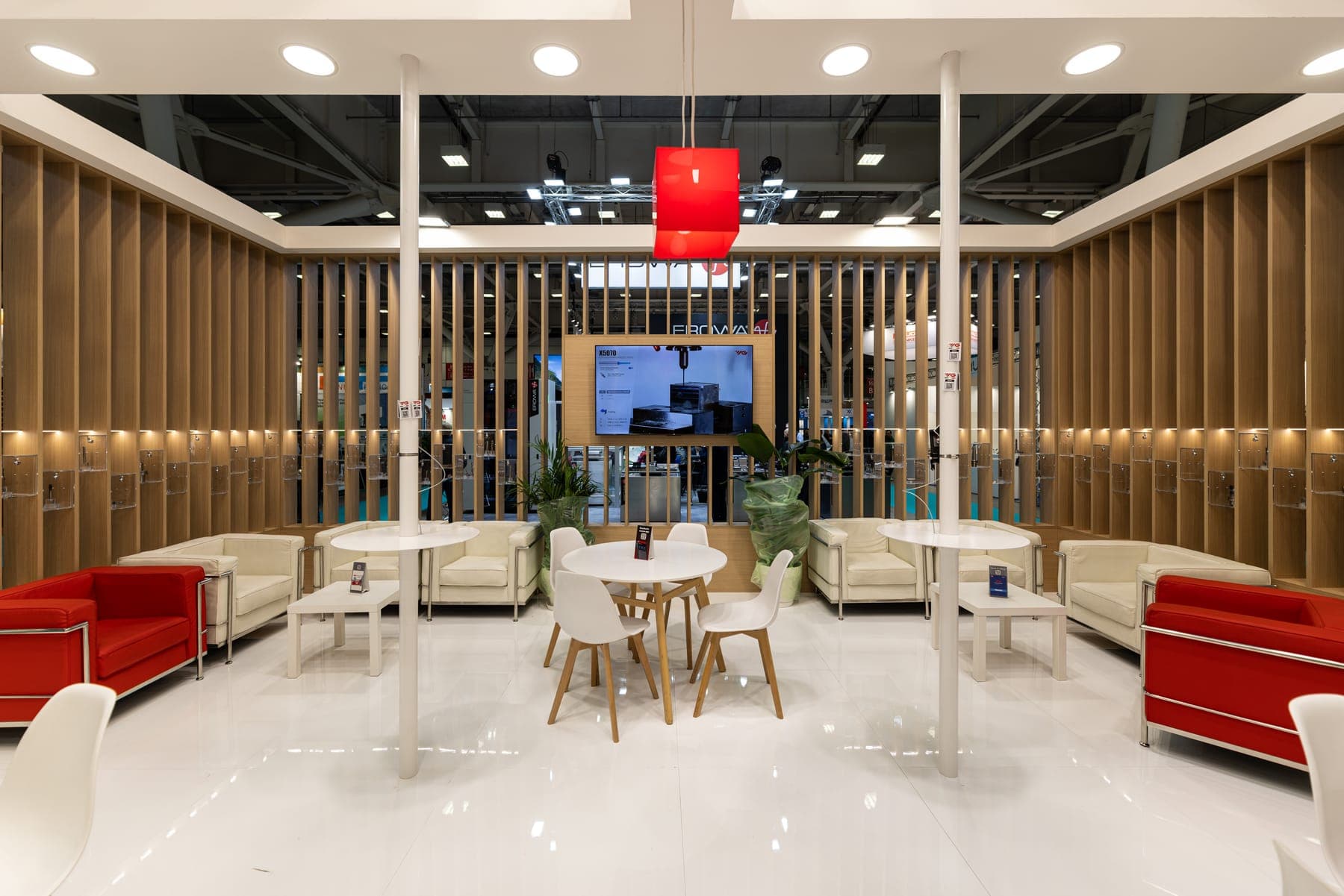 YG1 · allestimento Roxam