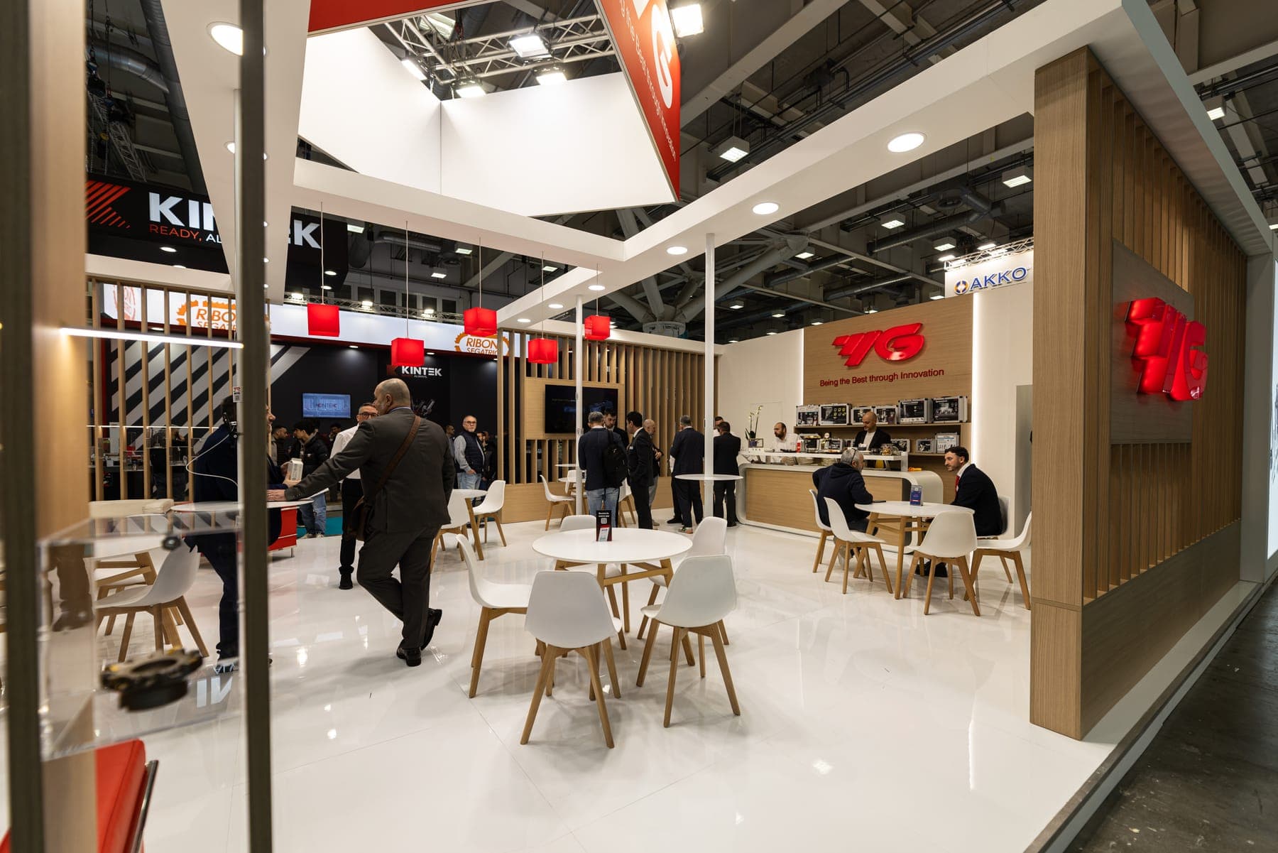 YG1 · allestimento Roxam